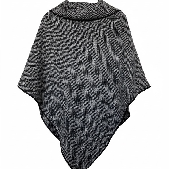 Women’s Black & White Chevron Ponch 100% Polyester Pullover – OS 🌟 - Picture 3 of 6